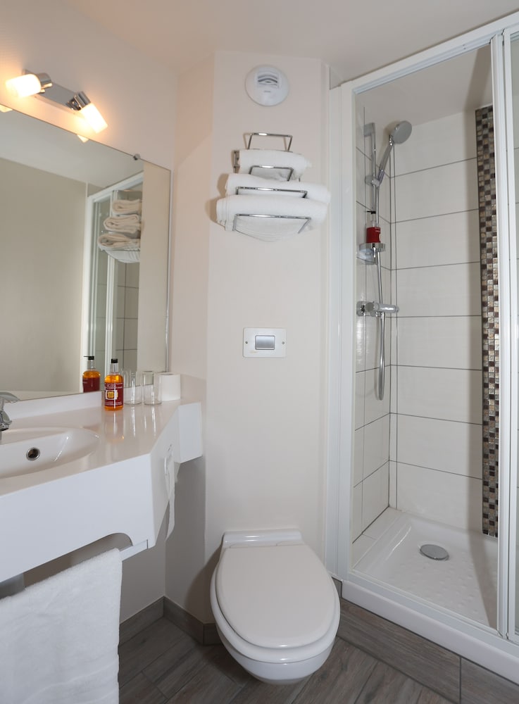 Standard Double Room - Photo 4