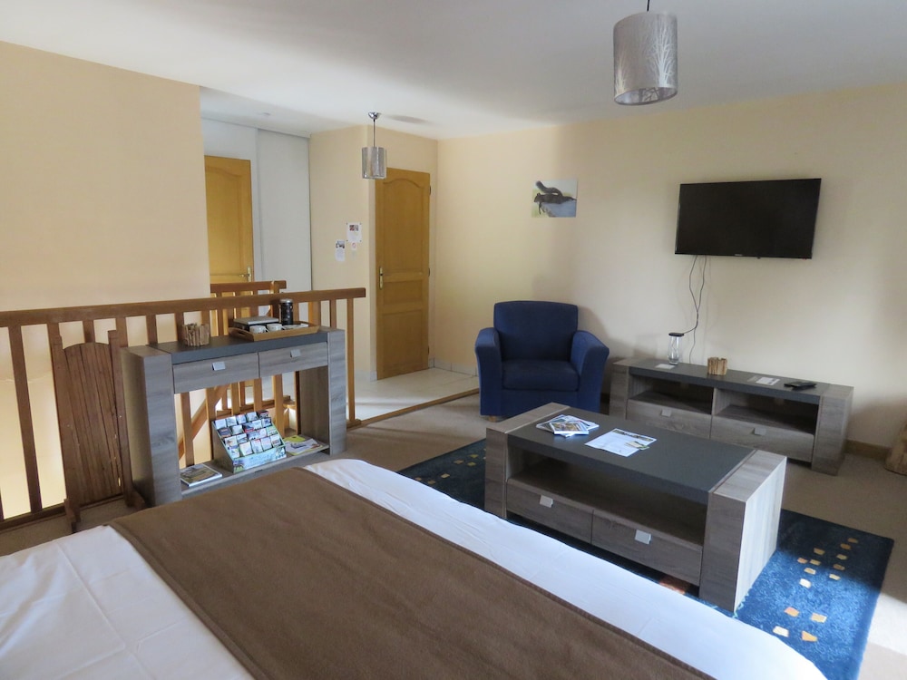 Family Studio, Multiple Beds, Non Smoking, Garden View photo 3