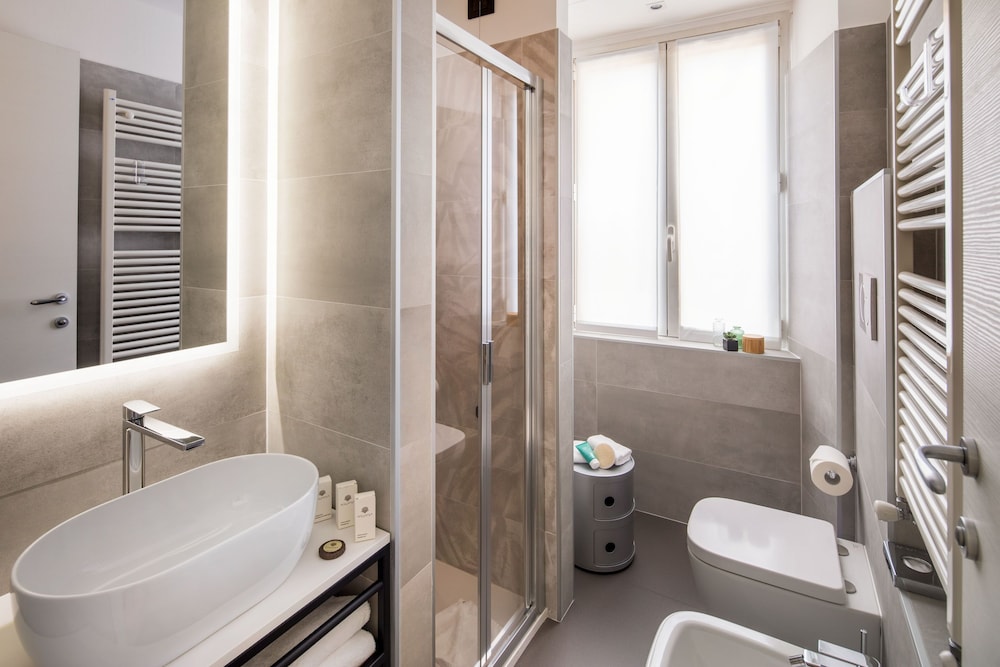 Superior Double or Twin Room, Balcony, Partial Sea View - Photo 9