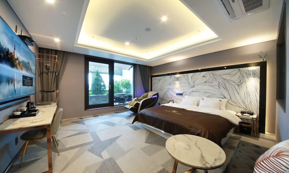 Deluxe Double Room, Terrace - Photo 11
