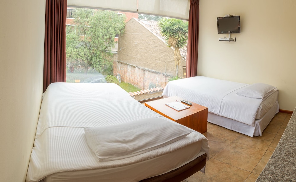 Premium Studio Suite, 1 Bedroom, Refrigerator & Microwave, Courtyard Area photo 2