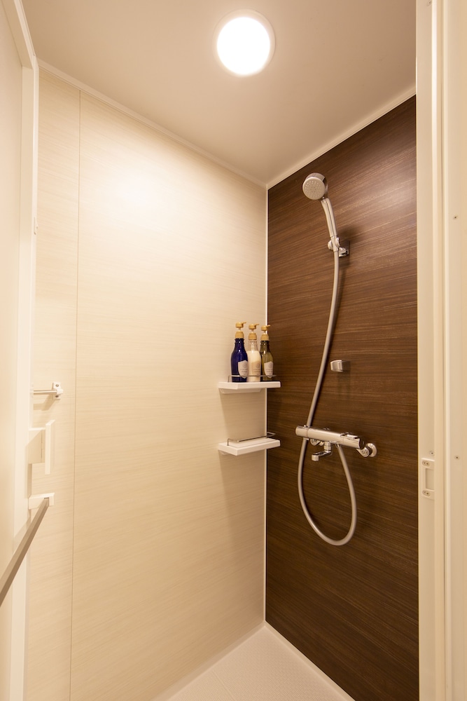 Standard Connecting Room (for six guests) - Photo 7