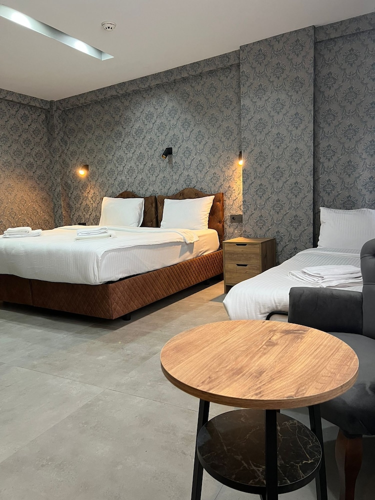 Family Triple Room, City View photo 1