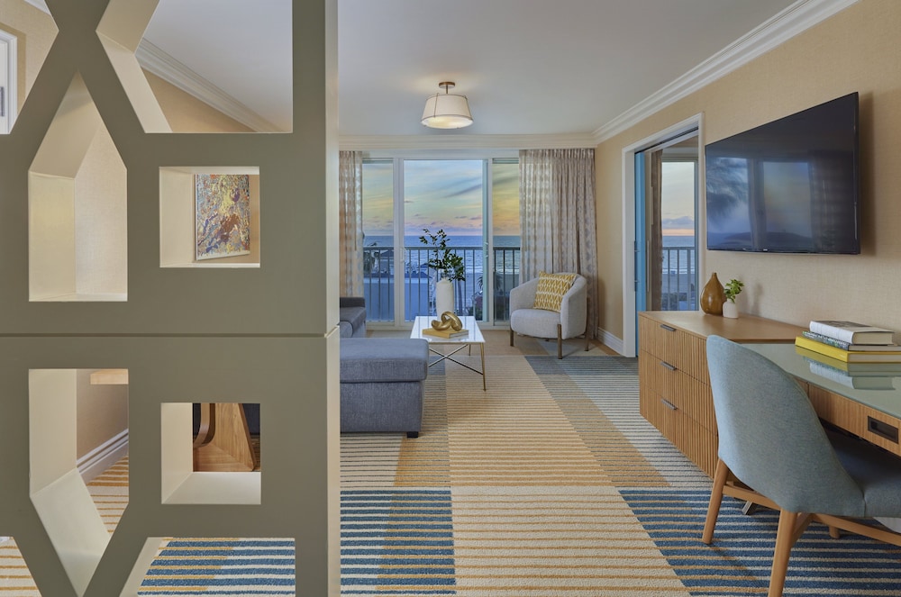 Suite, 1 King Bed (Palmetto)