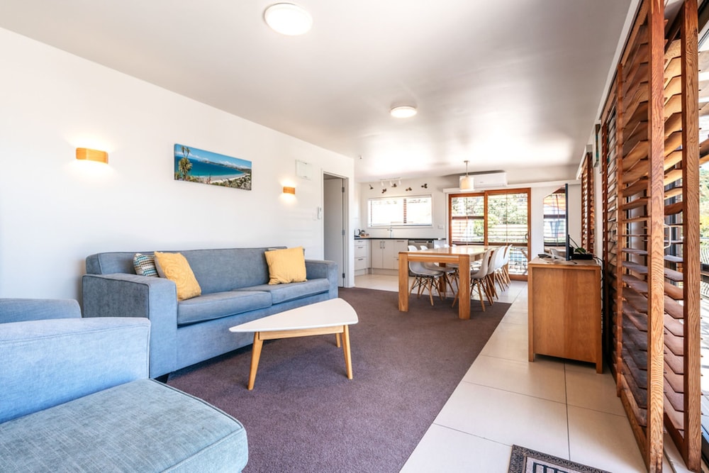 One Bedroom Apartment with Ocean View - Photo 5