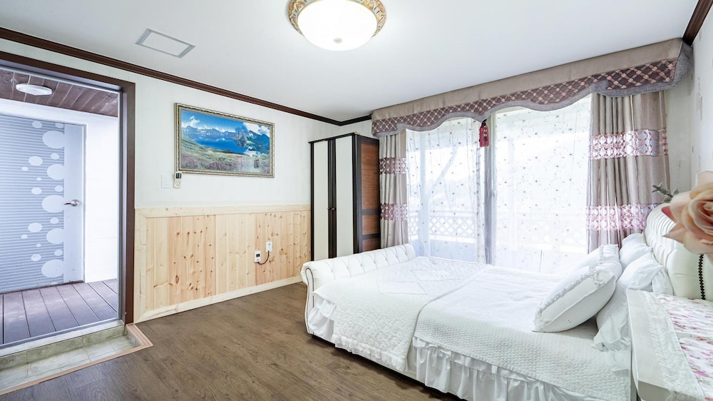 Basic Room, 1 Bedroom (Parangsae ( F2 )) photo 2