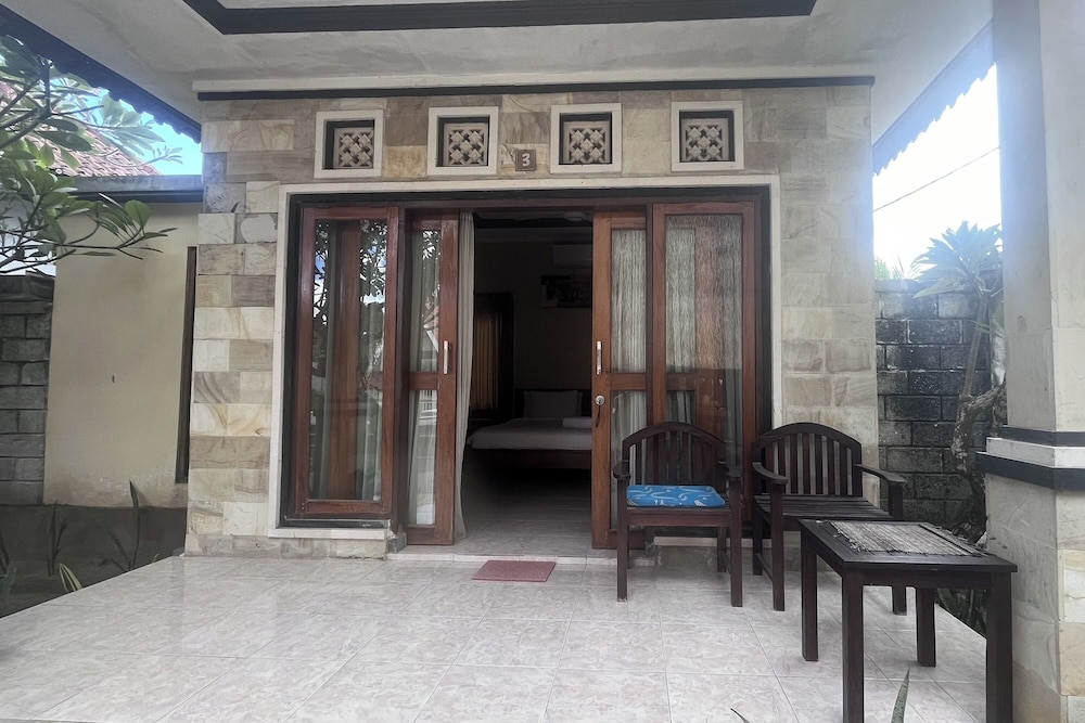 Bungalow, Pool View photo 3