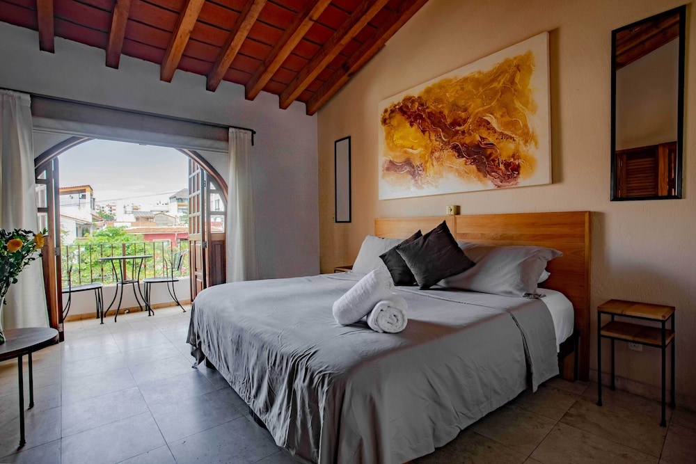 Suite, 1 Bedroom, Balcony photo 2