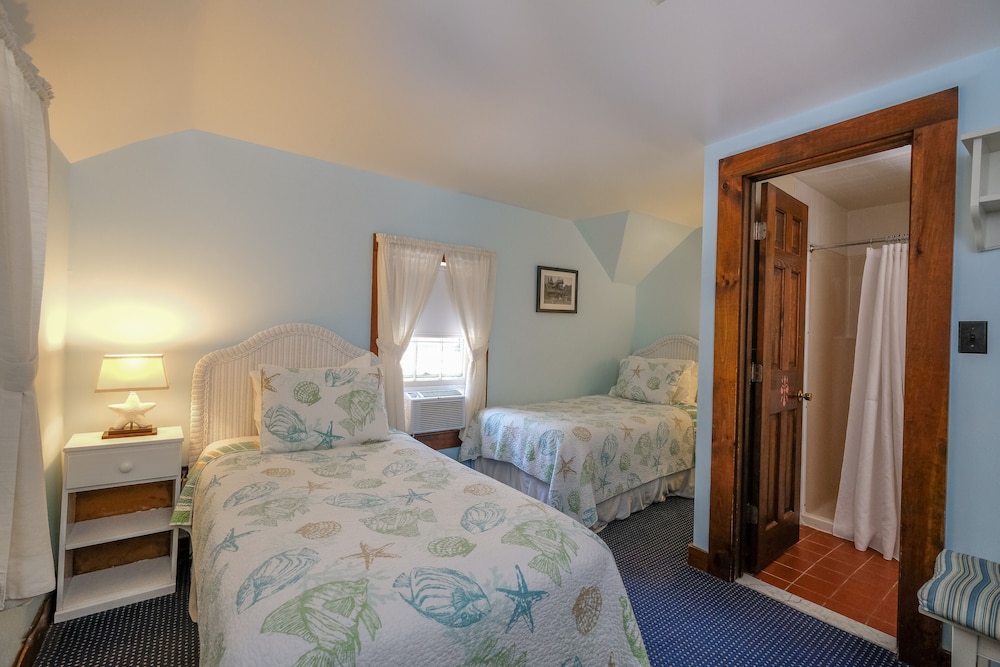 Main House Twin Room photo 1