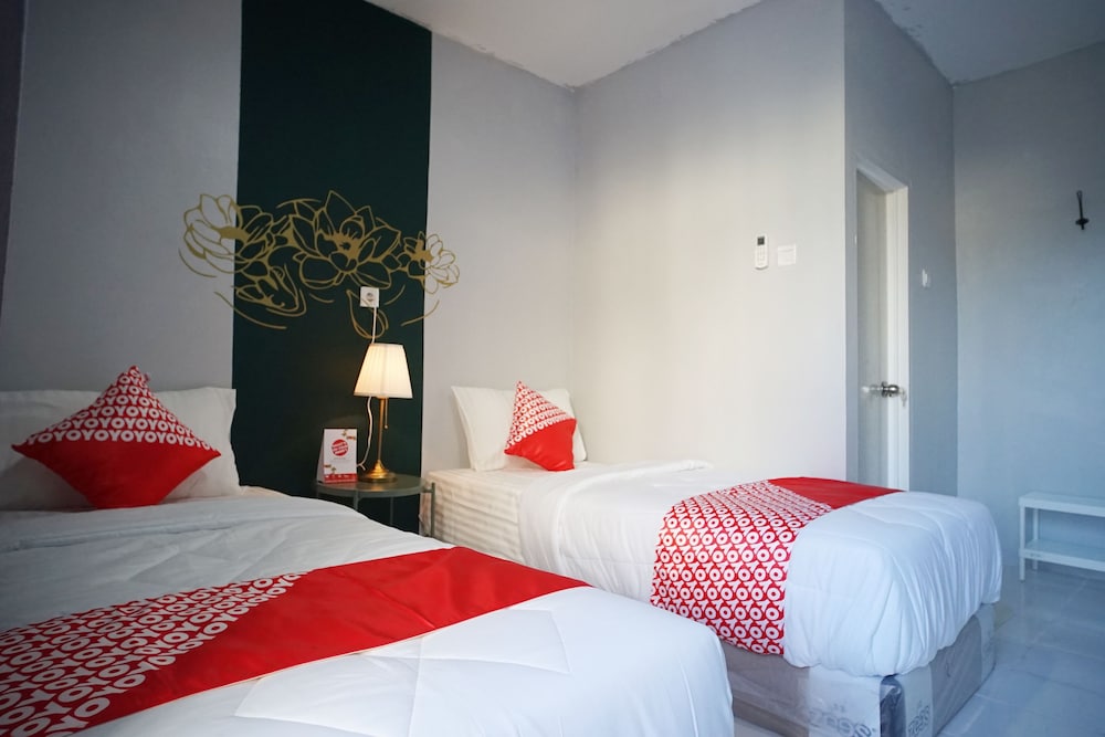 Standard Twin Room - Photo 1
