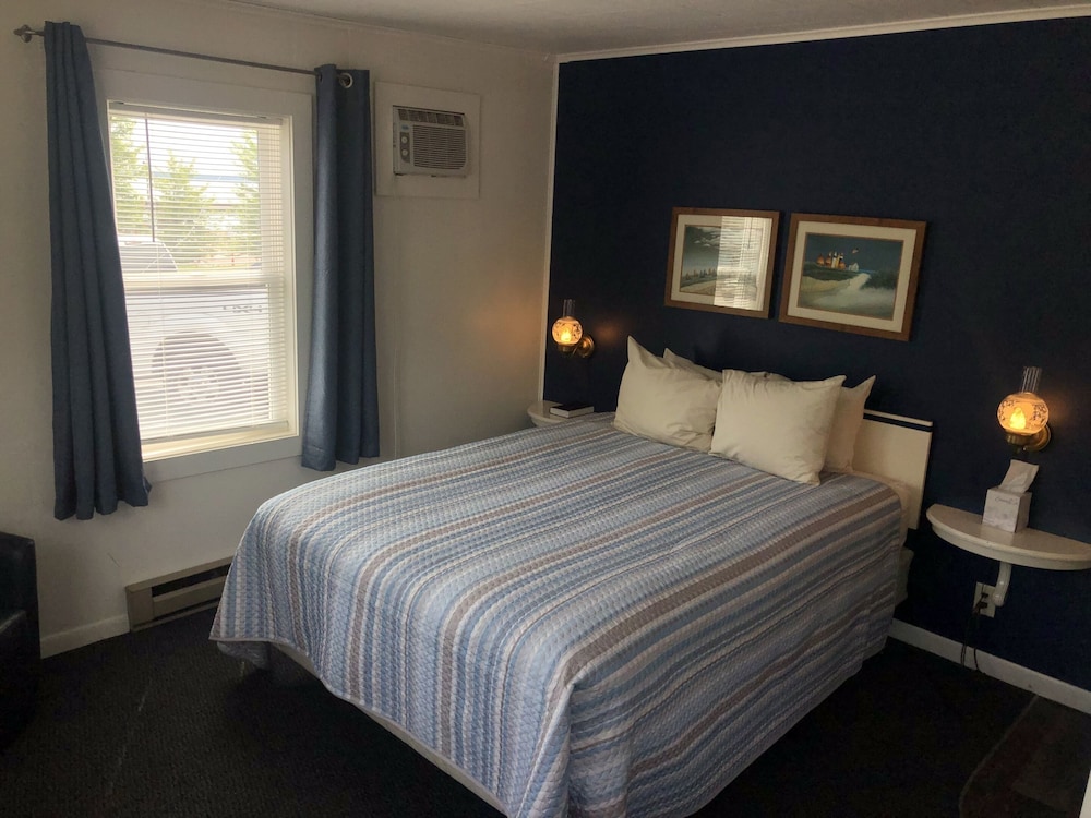 Economy Double Room, Ensuite (1st & 2nd Floor, Non-ADA)