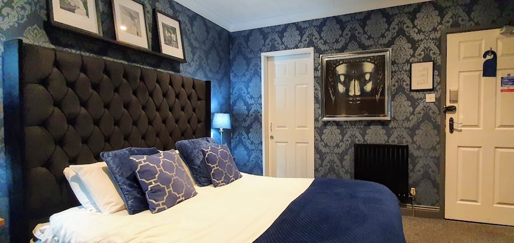 Superior Double Room, Ensuite - Photo 16