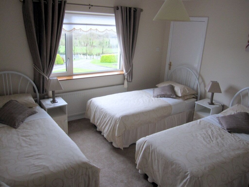Triple Room, Ensuite photo 1