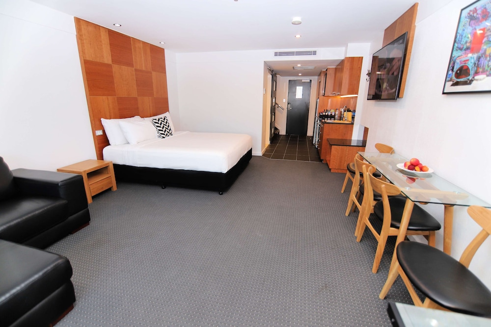 Superior Apartment, Multiple Beds, Non Smoking, Balcony (1st Floor) photo 3