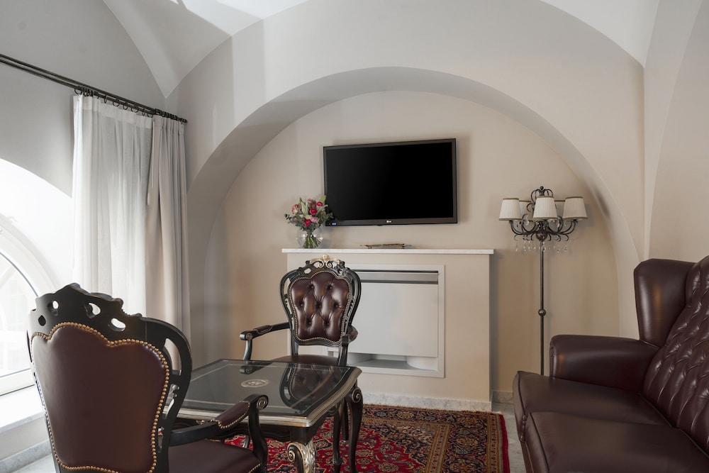 Executive Suite photo 2