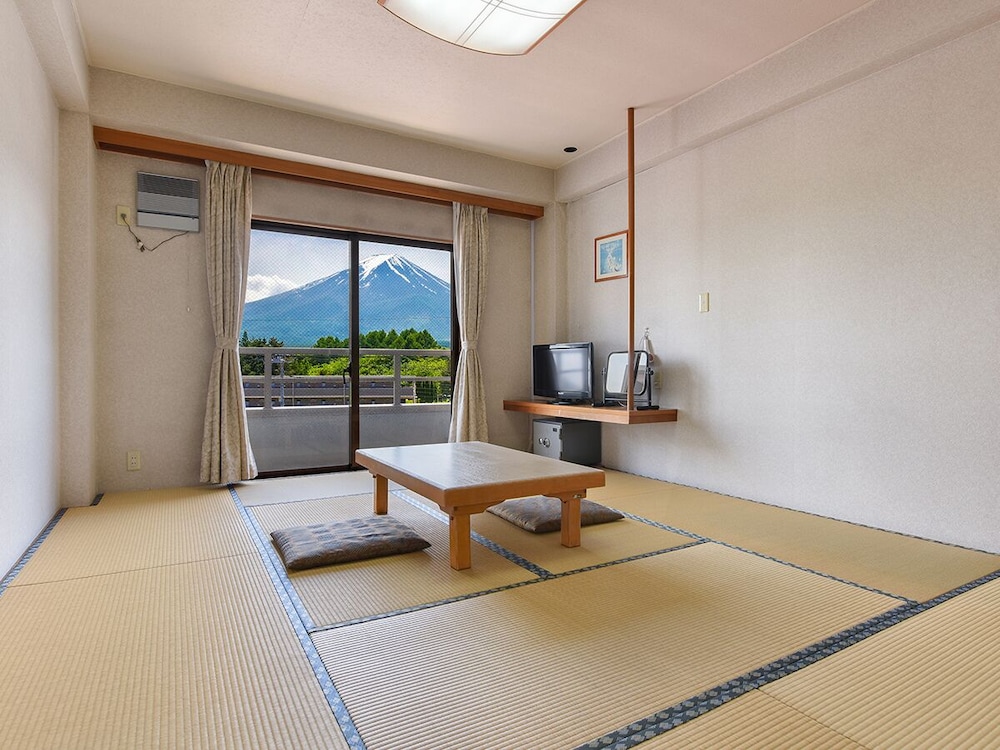 Mountain View Japanese-style Room, Non Smoking (w/ bathroom and bath tub)