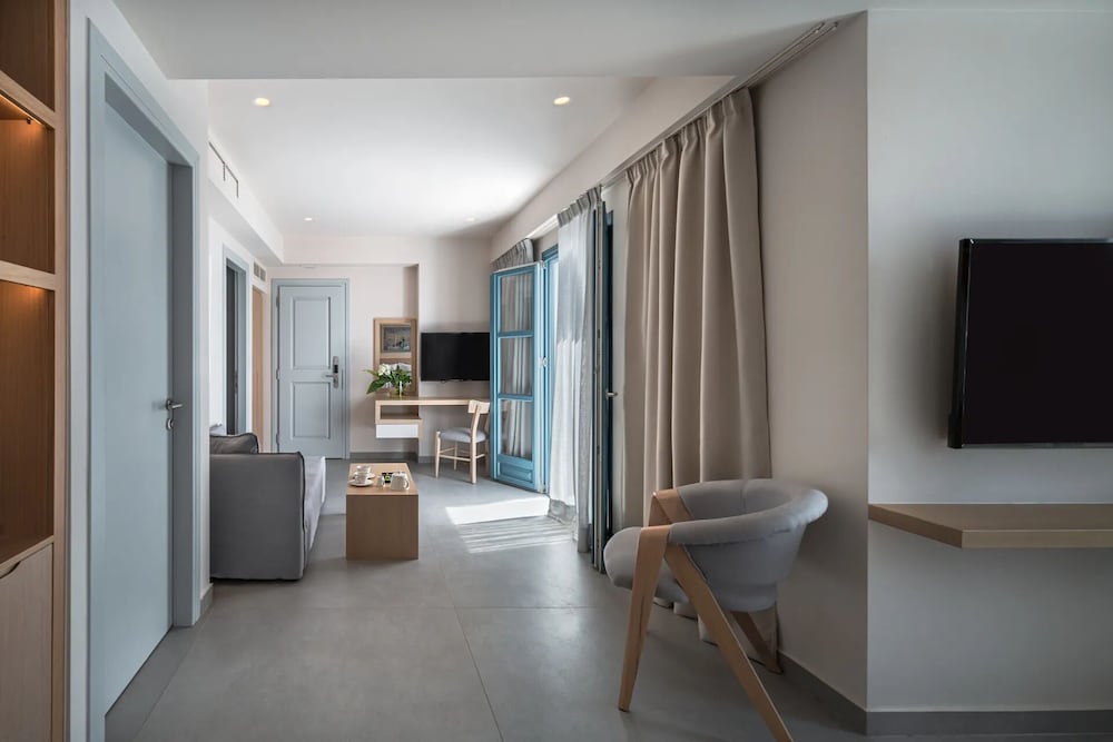 Honeymoon Suite (Aeifos) - Photo 6