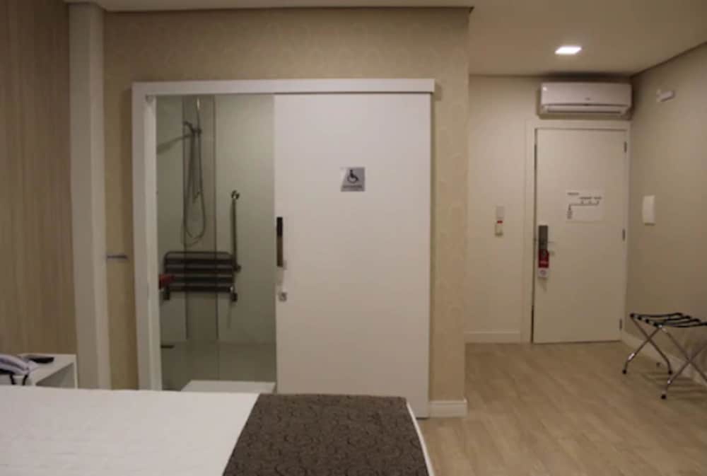 Double Room (APARTAMENTO ACESSIBILIDADE)