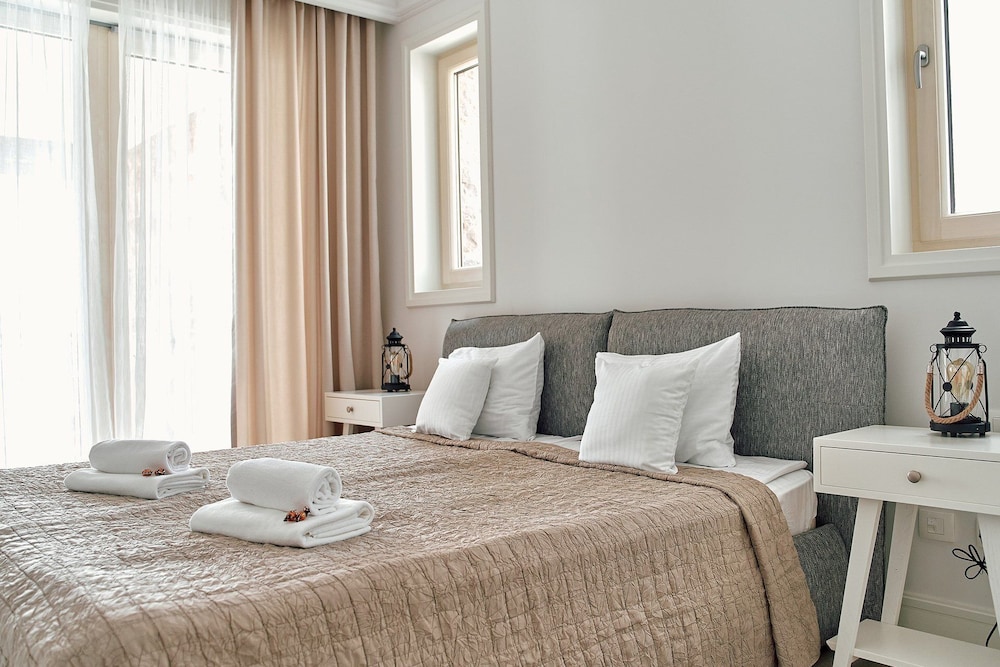 Deluxe Apartment, 2 Bedrooms, Sea View photo 2