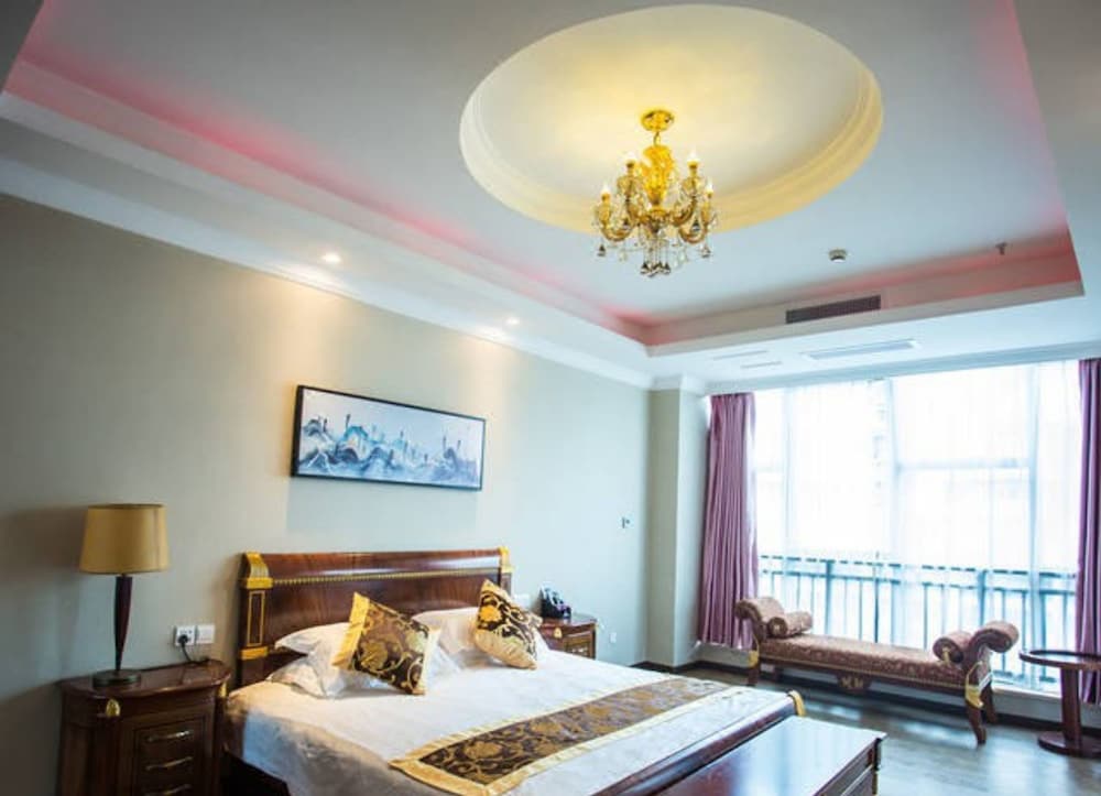 Signature Suite