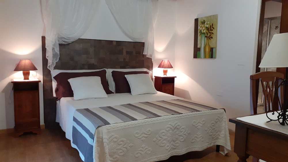 Camera matrimoniale con terrazzo, vista giardino
