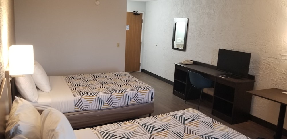 Standard Room, 2 Double Beds, Non Smoking - Photo 2