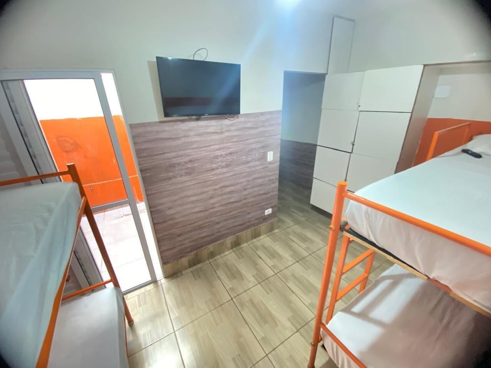 Basic Quadruple Room photo 2