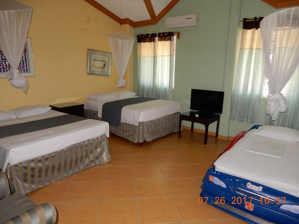 Family Suite, Garden View photo 3