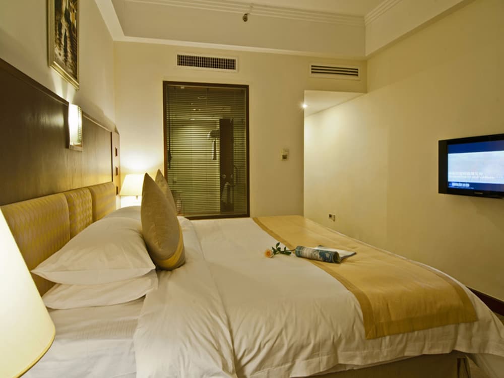 Deluxe King Room photo 3