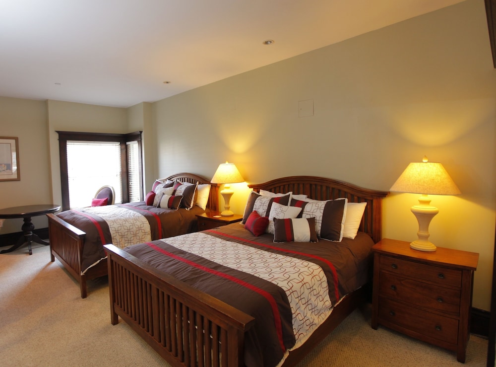 Suite, 2 Queen Beds - Photo 3