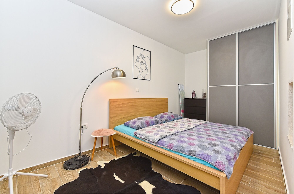 Standard Apartment, 1 Queen Bed with Sofa bed (0360)
