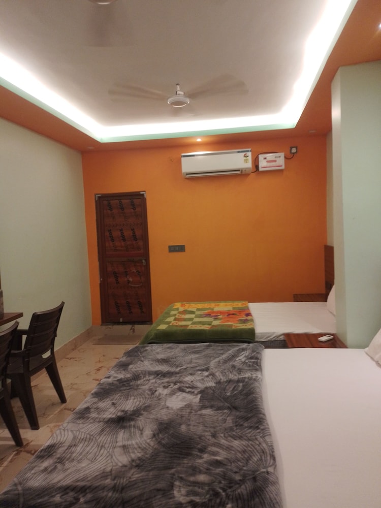 Basic Triple Room photo 2