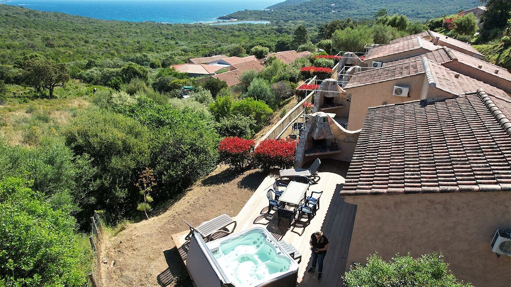 Villa supérieure avec Spa privé terrasse photo 3