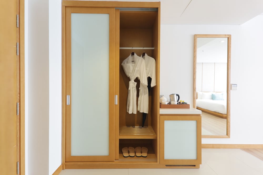 Premier Suite, 2 Twin Beds, Balcony, Partial Sea View (Daily 60 mins Spa Treatment) photo 3