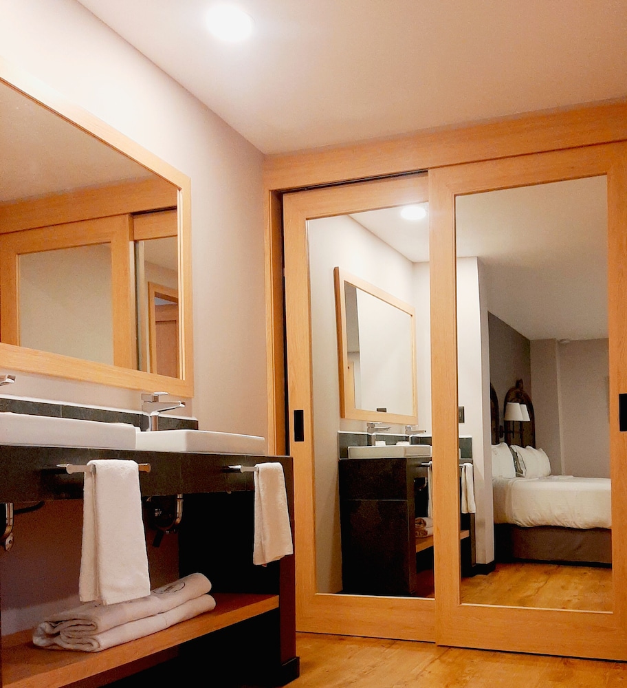 Deluxe Double Room, 2 Double Beds photo 2