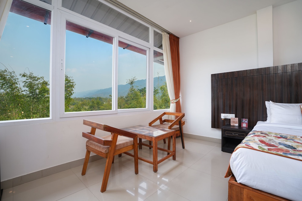 Deluxe Room - Photo 2