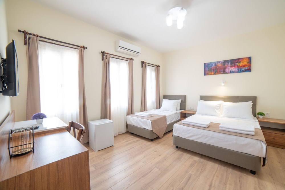 Standard Triple Room photo 3