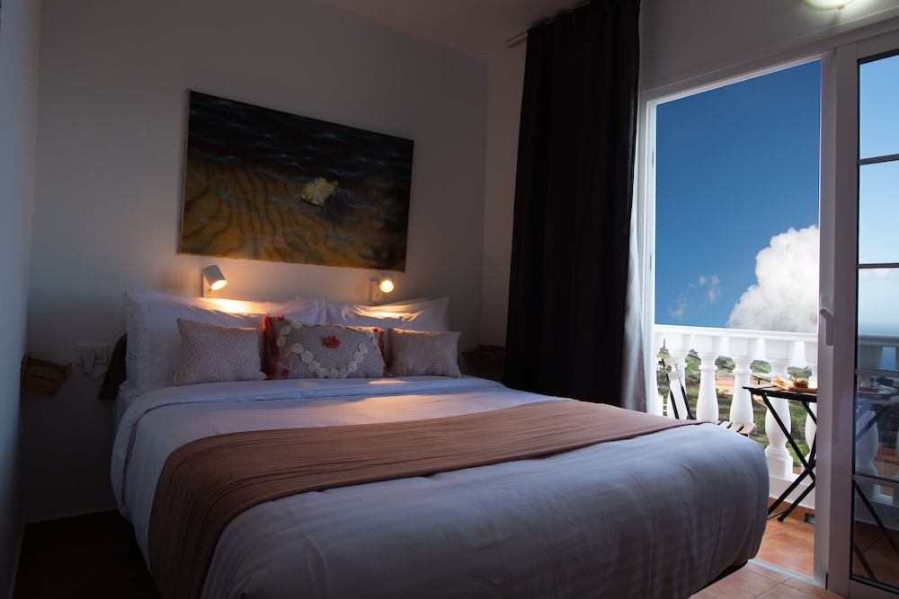 Room, 1 Queen Bed, Sea View photo 3