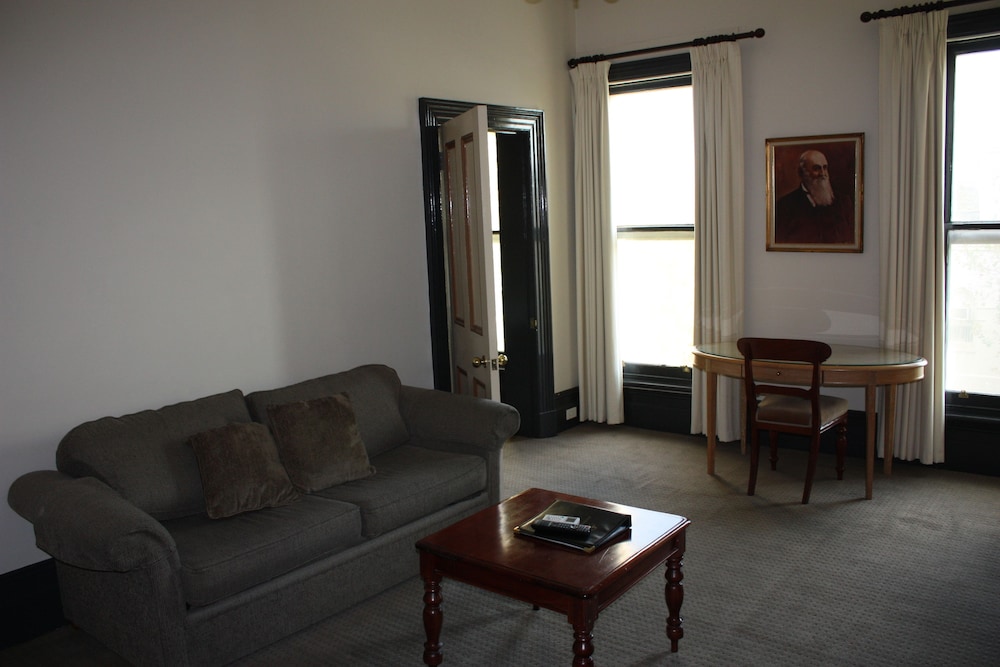 One Bedroom Suite - Photo 4