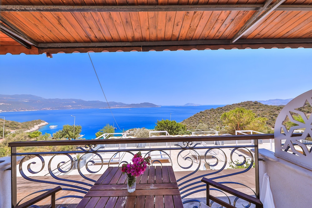 Superior Double Room, Balcony, Sea View photo 2