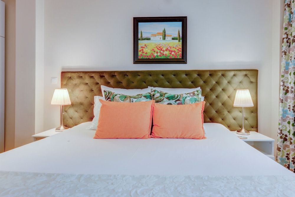 Deluxe Room, Private Bathroom, Courtyard View photo 3
