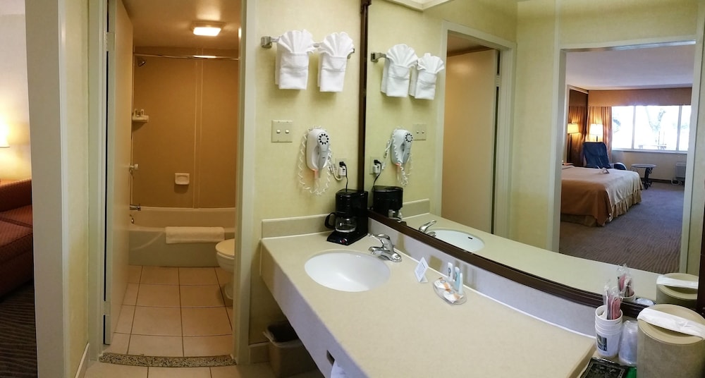 Executive Room, 2 Queen Beds, Non Smoking, Courtyard Area - Photo 9