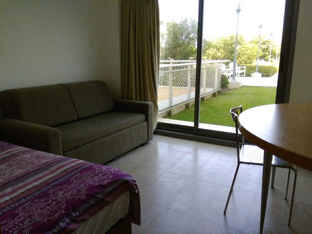 Business Apartment, 3 Bedrooms, Pool Access, Garden Area photo 3