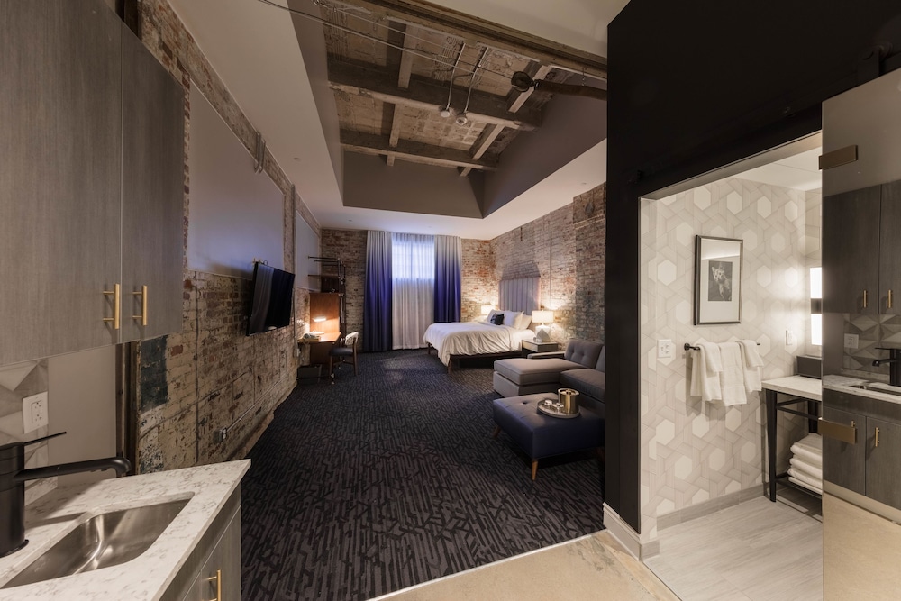 Trundle King Suite photo 1