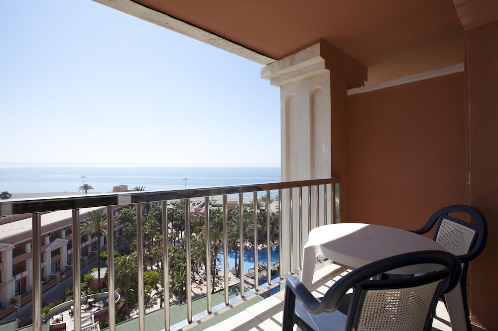 Family Room, Sea View - Photo 4