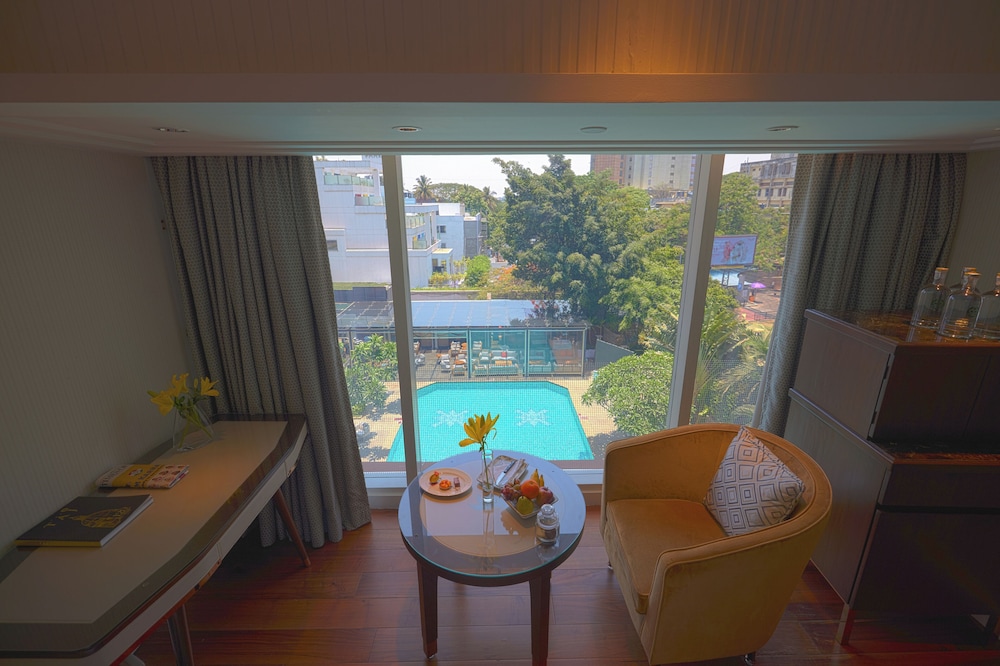 Deluxe Room, 1 King Bed, Pool View (Twin Bed) - Photo 2