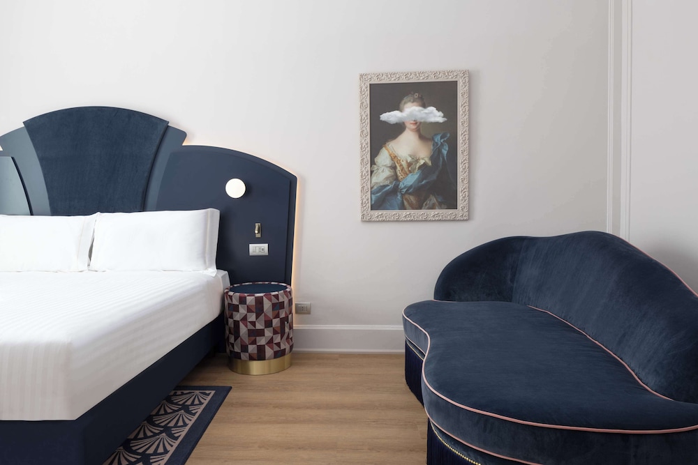 Junior Suite, 1 King Bed - Photo 1