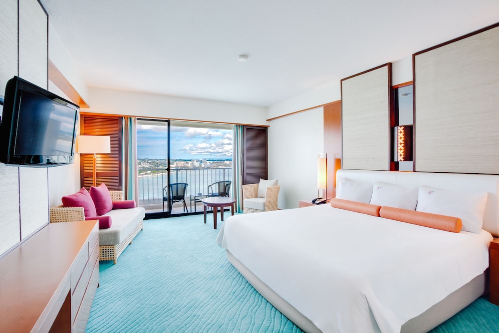 Ocean Front Premier with Lounge access (Breakfast at Restaurant, includes child) - Photo 2