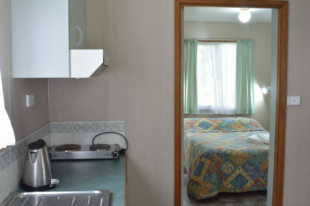 Classic Cabin, Non Smoking, Kitchenette (Superior One Bedroom) photo 1