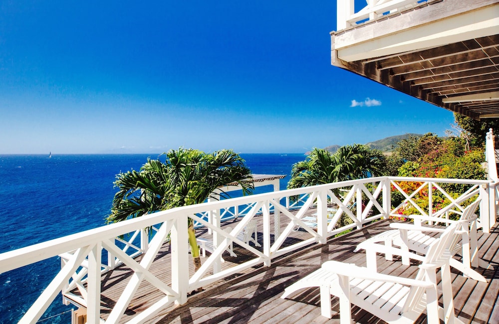 Economy Double Room, 1 King Bed, Private Bathroom, Ocean View photo 2